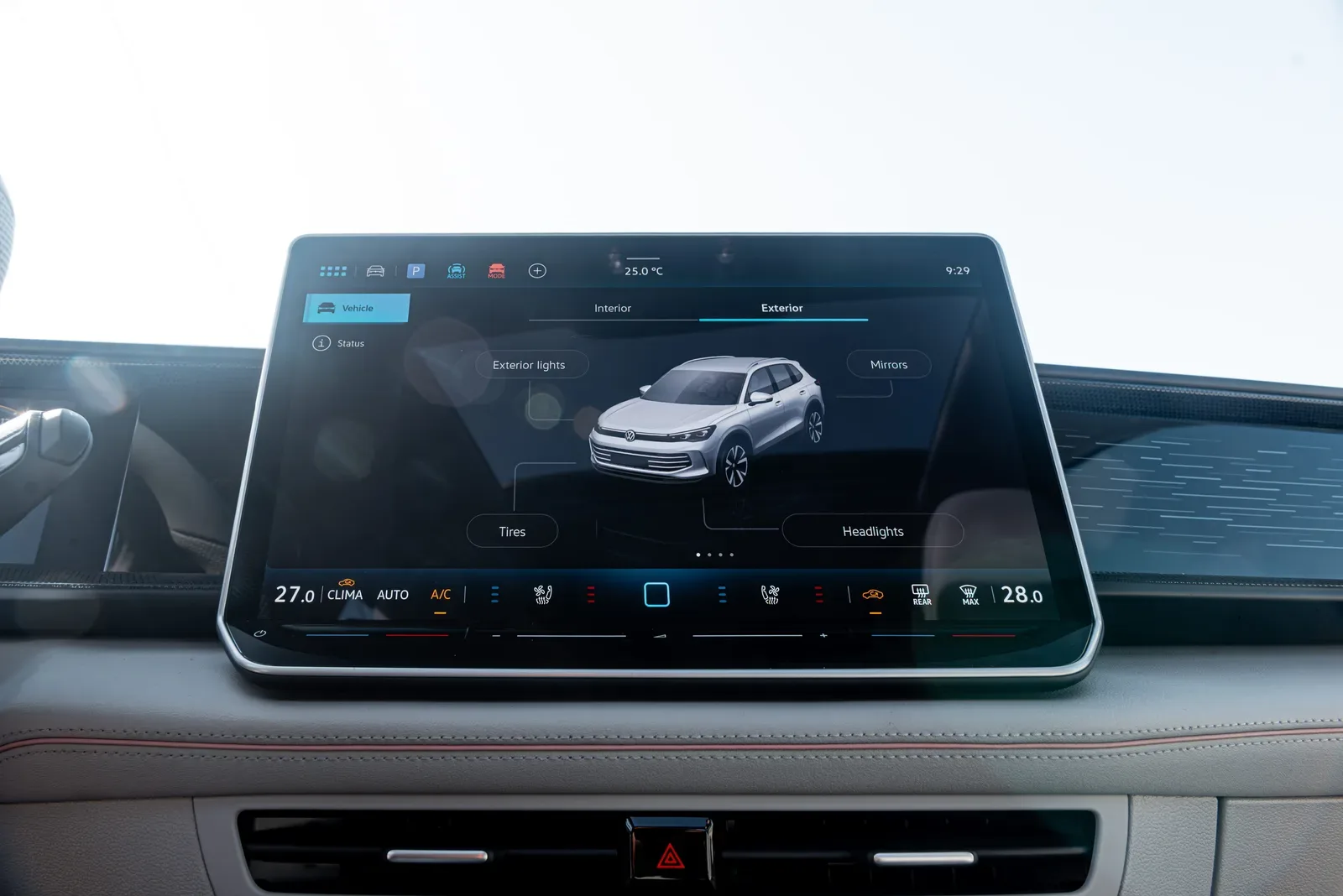Màn hình giải trí đa chức năng 15 inch