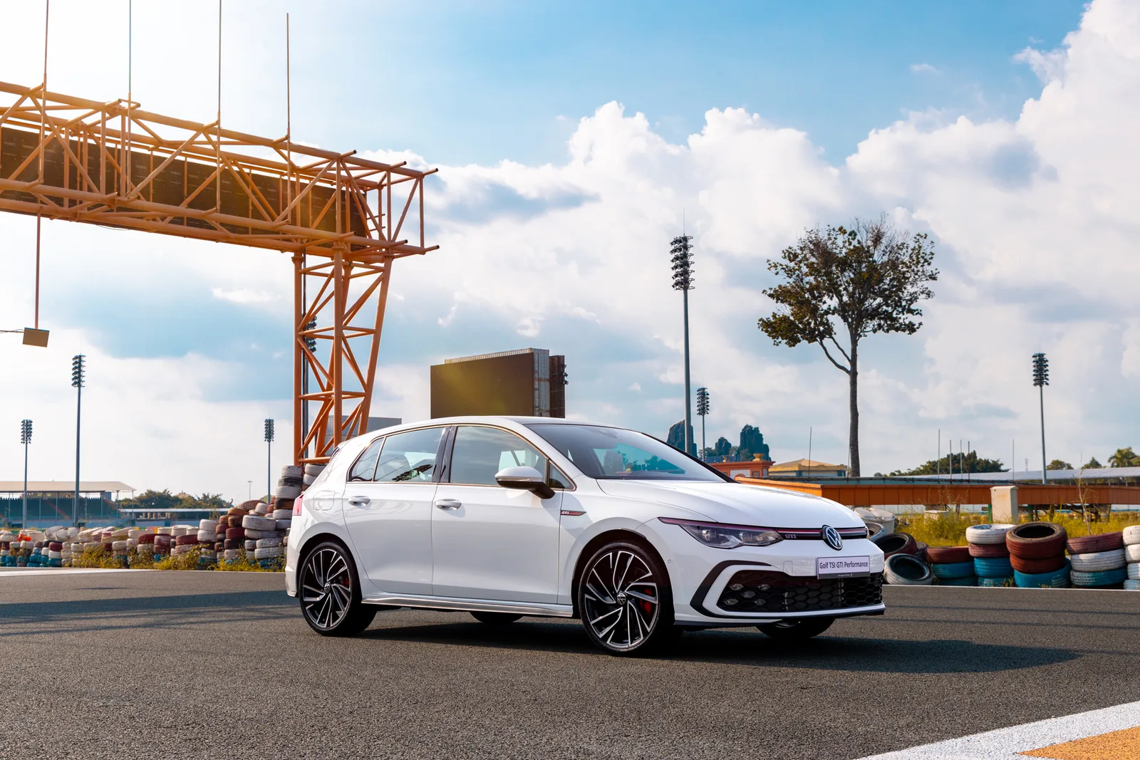 xe Volkswagen Golf 2.0 GTI